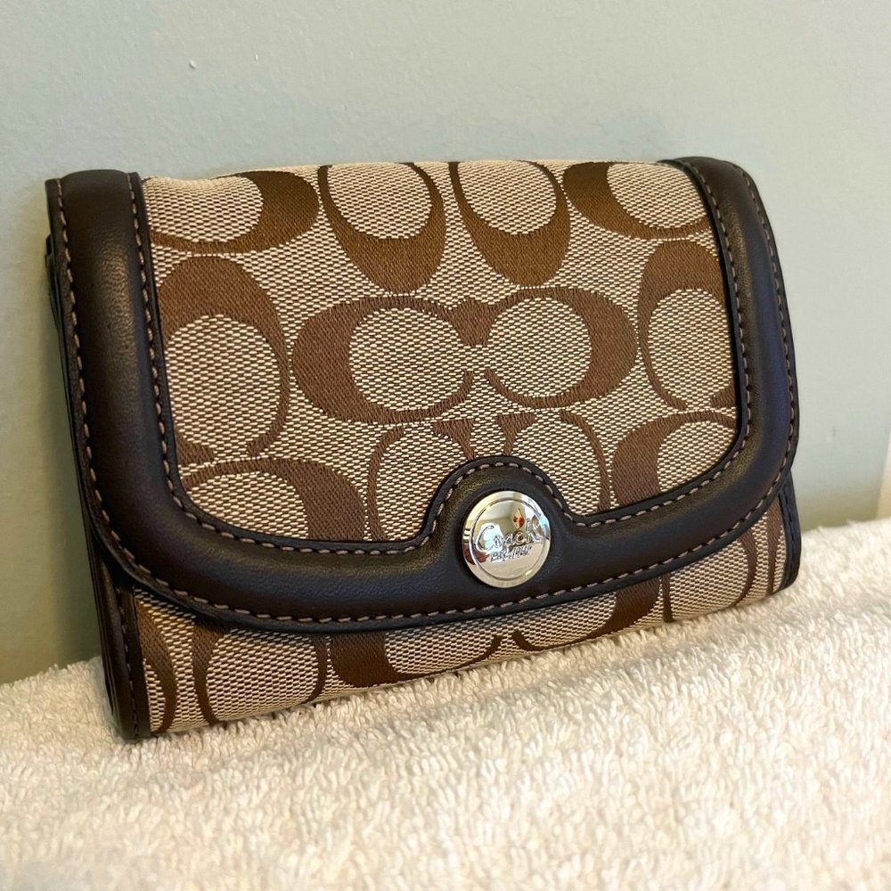 COACH Wallet - 10 Card Holder (NWOT)